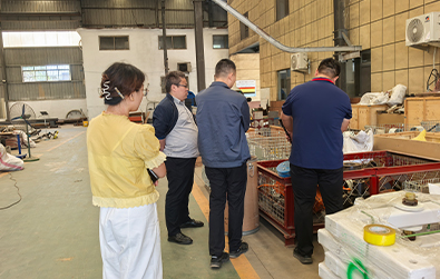 徐州铁矿集团领导莅临指导考察采购斜巷行人助行器